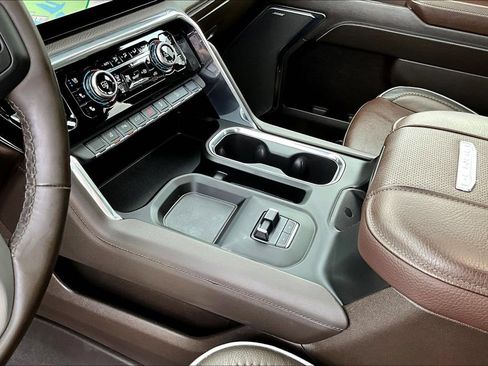 Used 2024 GMC Sierra 2500 Denali w/ Denali Reserve Package AWD/4WD image 21