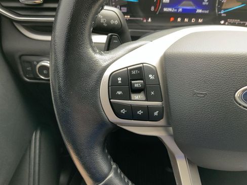 Used 2021 Ford Explorer XLT w/ Equipment Group 202A AWD/4WD image 27