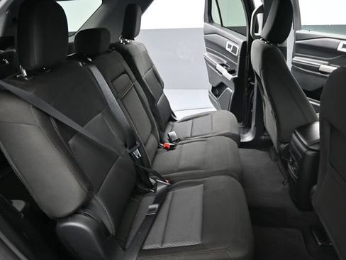 Used 2022 Ford Explorer XLT RWD image 33