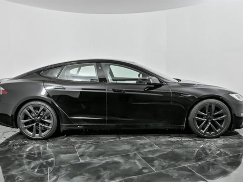 Used 2022 Tesla Model S Plaid image 13