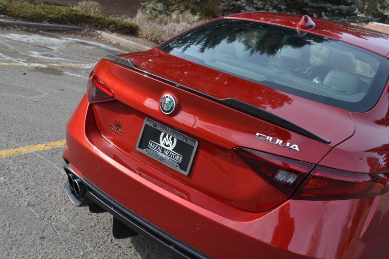Used 2018 Alfa Romeo Giulia Quadrifoglio RWD image 13