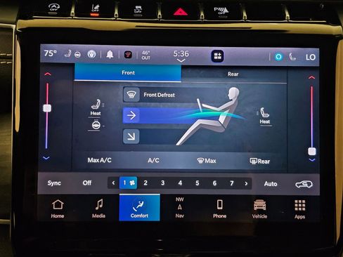 Used 2023 Jeep Grand Cherokee L Limited w/ Black Appearance Package image 22