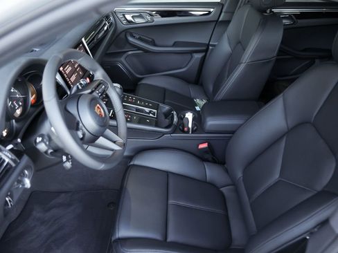 New 2026 Porsche Macan image 17