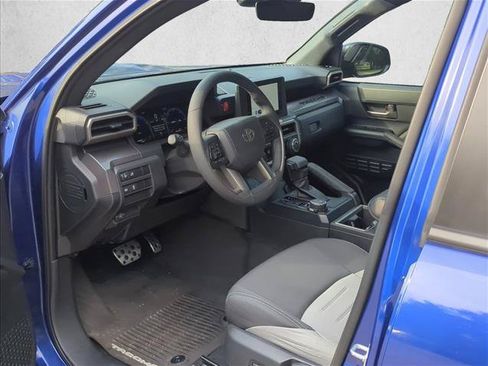 Used 2025 Toyota Tacoma TRD Sport AWD/4WD image 11