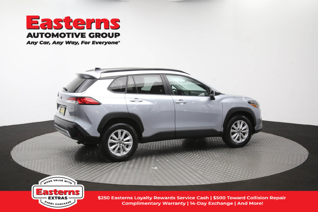 Used 2025 Toyota Corolla Cross LE FWD image 42
