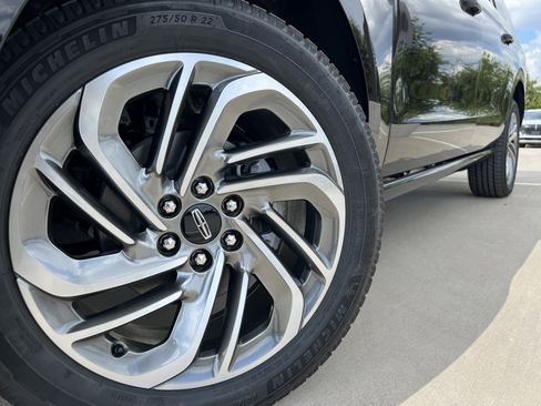 New 2025 Lincoln Navigator L Reserve image 14