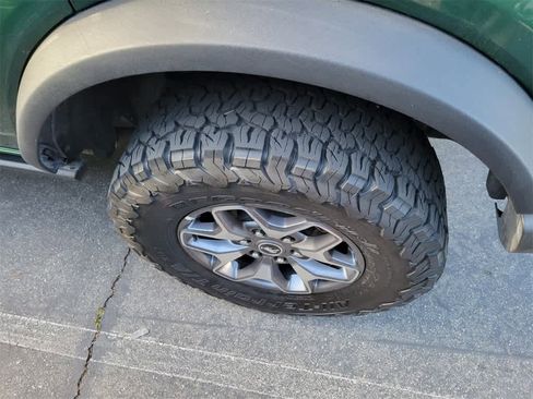 Used 2025 Ford Bronco Badlands image 6