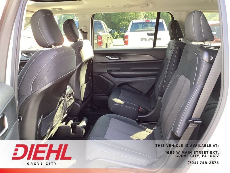 Used 2023 Jeep Grand Cherokee L Laredo w/ Luxury Tech Group I AWD/4WD image 20