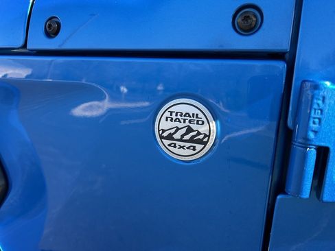 Used 2023 Jeep Gladiator Overland w/ Popular Equipment Package image 25