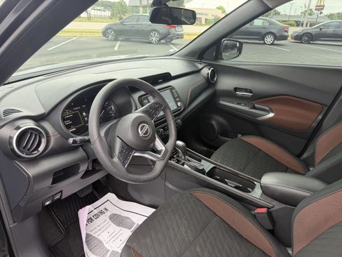 Used 2024 Nissan Kicks SR FWD image 13