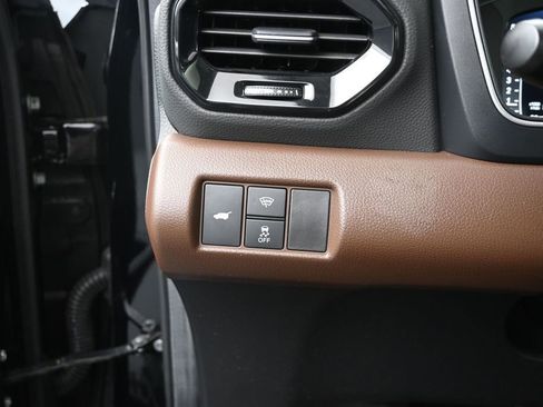 Used 2025 Honda Pilot Elite image 23