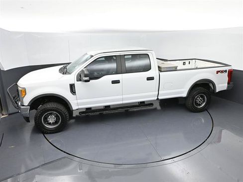 Used 2017 Ford F250 XL w/ Power Equipment Group AWD/4WD image 40