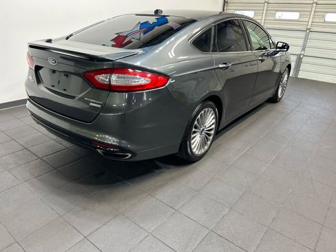 Used 2016 Ford Fusion Titanium FWD image 3