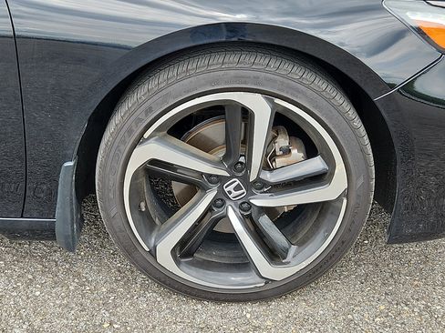 Used 2018 Honda Accord Sport image 8