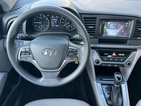 Used 2018 Hyundai Elantra SE image 14