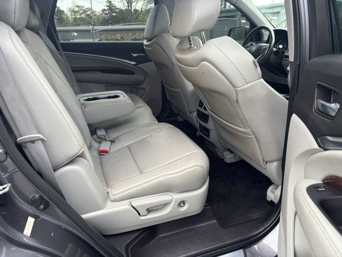 Used 2017 Acura MDX SH-AWD Sport Utility 4D image 16