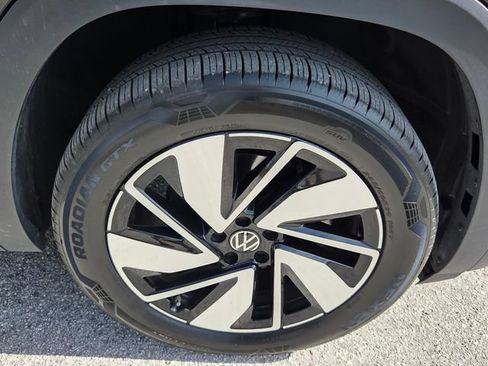 Used 2026 Volkswagen Atlas SE AWD/4WD image 9