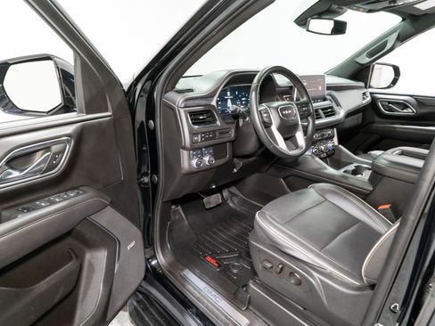 Used 2023 GMC Yukon SLT image 12