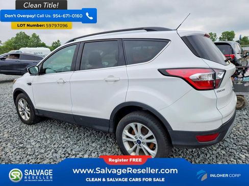 Used 2017 Ford Escape SE w/ Equipment Group 201A FWD image 3