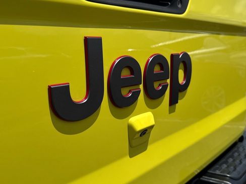 Used 2023 Jeep Gladiator Rubicon AWD/4WD image 48