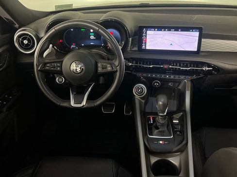 Used 2024 Alfa Romeo Tonale Veloce w/ Premium Interior Package image 13