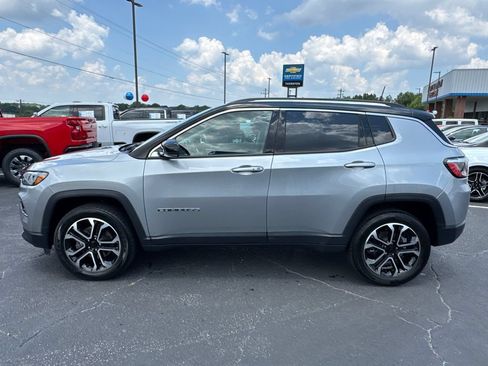 Used 2022 Jeep Compass Limited w/ Sun and Sound Group AWD/4WD image 9