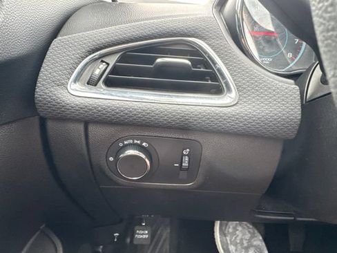 Used 2018 Chevrolet Cruze LT w/ Convenience Package FWD image 23