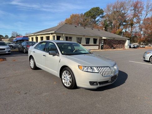 Used 2010 Lincoln MKZ image 1