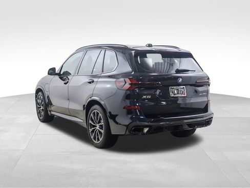 Used 2026 BMW X5 xDrive50e w/ M Sport Package image 3