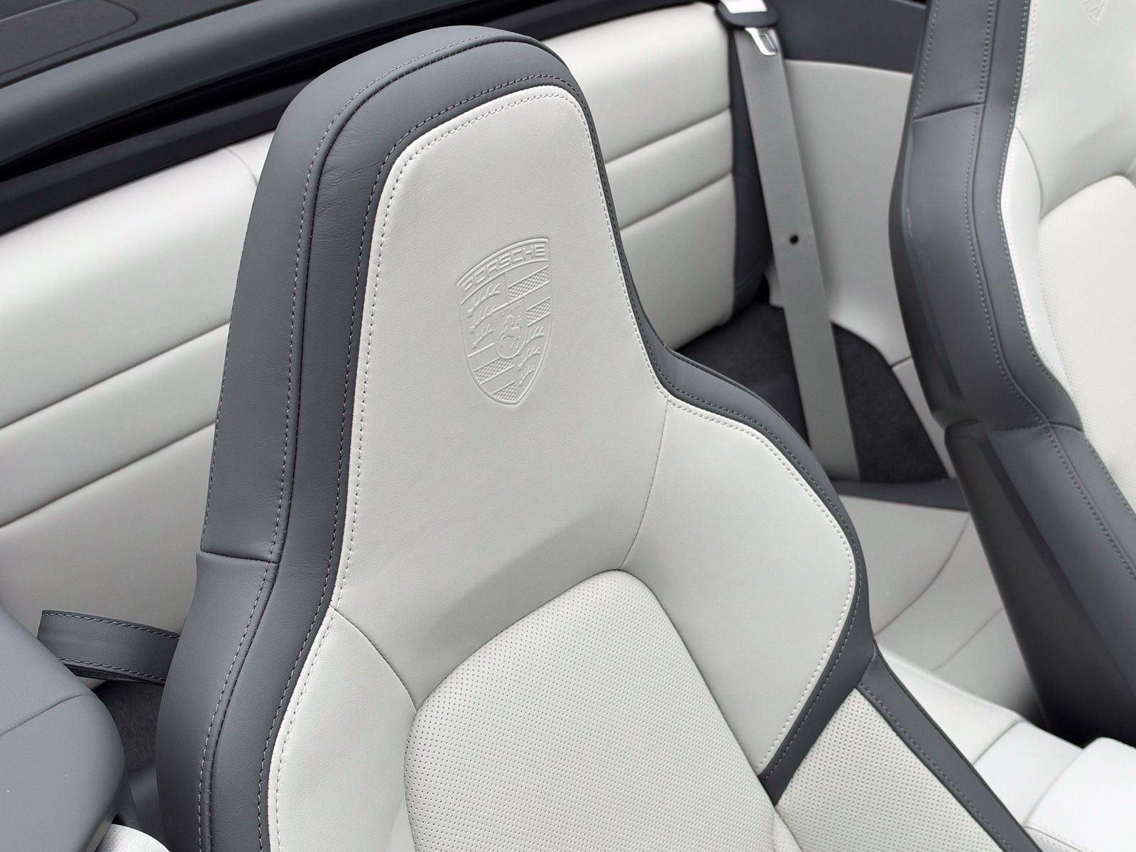 Certified 2026 Porsche 911 Carrera GTS RWD image 37