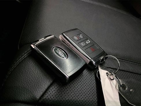 Used 2023 Land Rover Range Rover Evoque R-Dynamic S image 33