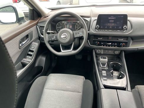 Certified 2023 Nissan Rogue SV image 8