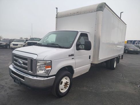 Used 2018 Ford E-350 and Econoline 350 Super Duty w/ Power Windows & Locks Group RWD image 12