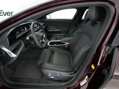 Used 2024 Lucid Air Touring AWD/4WD image 4