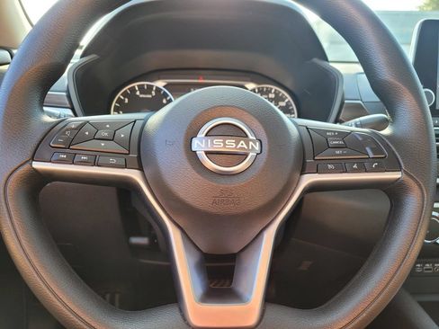 Used 2025 Nissan Altima 2.5 SV AWD/4WD image 23