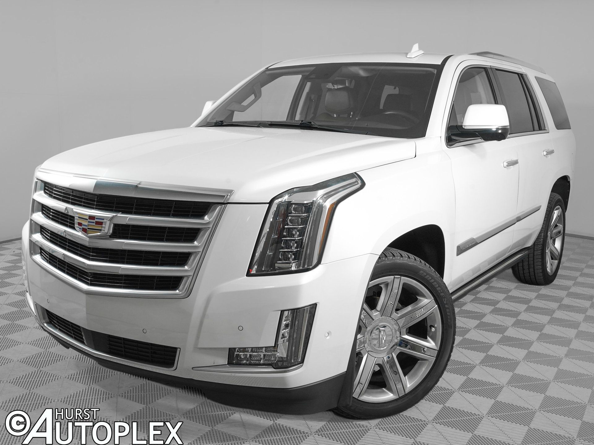 Used 2020 Cadillac Escalade Premium Luxury AWD/4WD image 1