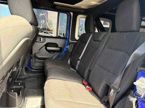 Used 2018 Jeep Wrangler Unlimited Rubicon AWD/4WD image 18