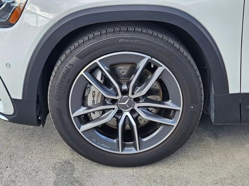 Certified 2025 Mercedes-Benz GLB 35 AMG 4MATIC image 22