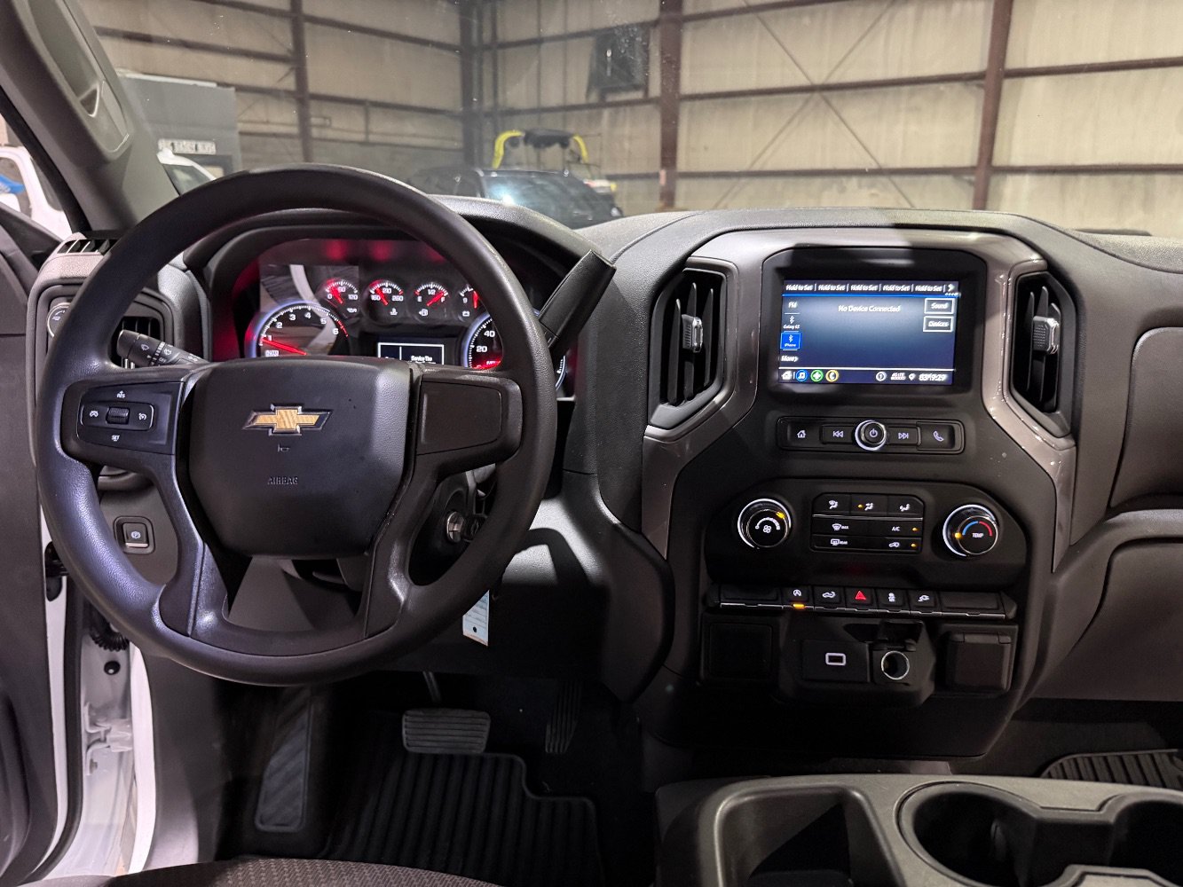 Used 2020 Chevrolet Silverado 1500 Custom w/ Custom Value Package AWD/4WD image 29