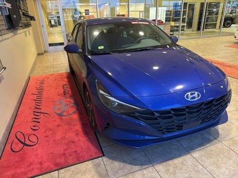 Used 2023 Hyundai Elantra SEL w/ Convenience Package image 8