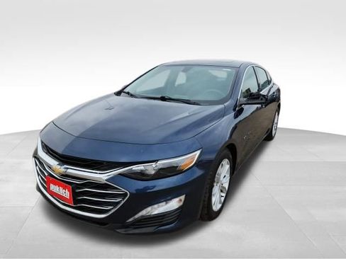 Certified 2021 Chevrolet Malibu LT image 3