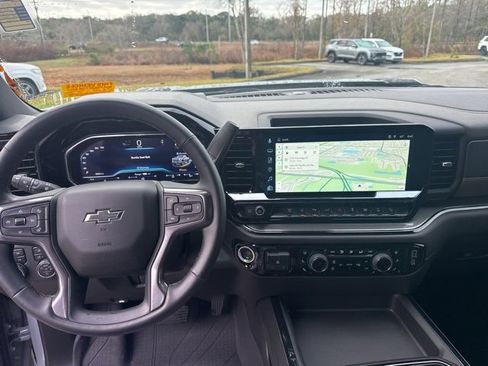 Used 2025 Chevrolet Silverado 2500 ZR2 image 11