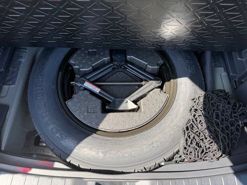 Used 2025 Toyota RAV4 XLE Premium FWD image 27