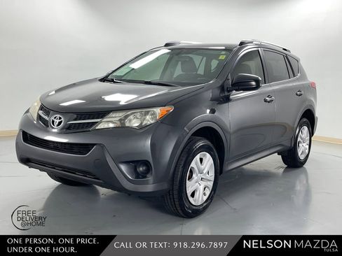 Used 2014 Toyota RAV4 LE image 1