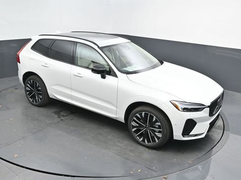 New 2026 Volvo XC60 B5 Ultra w/ Climate Package AWD/4WD image 29
