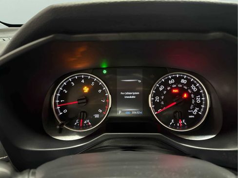 Used 2022 Toyota RAV4 LE image 16