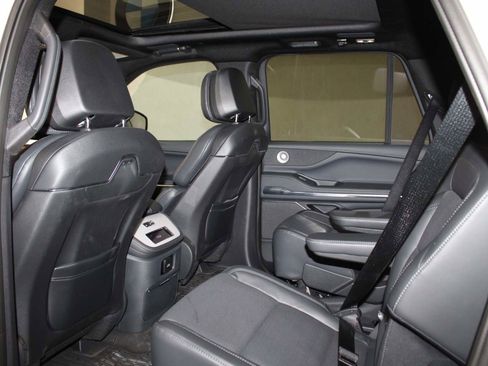 Used 2025 Lincoln Navigator Reserve w/ Jet Appearance Package image 13
