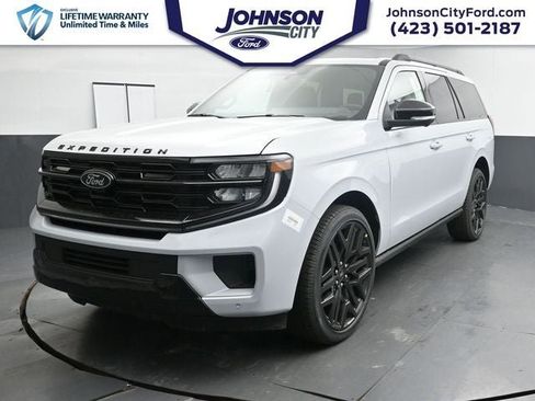New 2026 Ford Expedition Platinum w/ Stealth Performance Package image 5