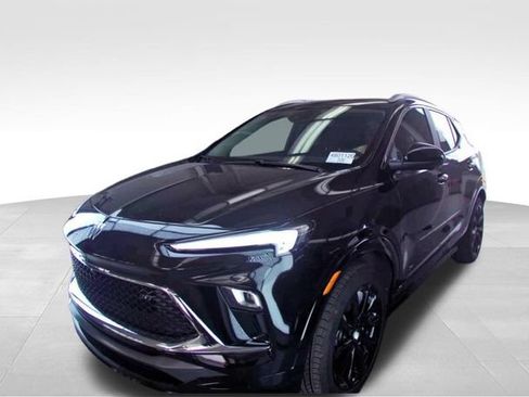 Used 2025 Buick Encore GX Sport Touring w/ Experience Buick Package AWD/4WD image 2