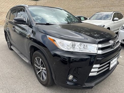 Used 2019 Toyota Highlander XLE FWD image 5